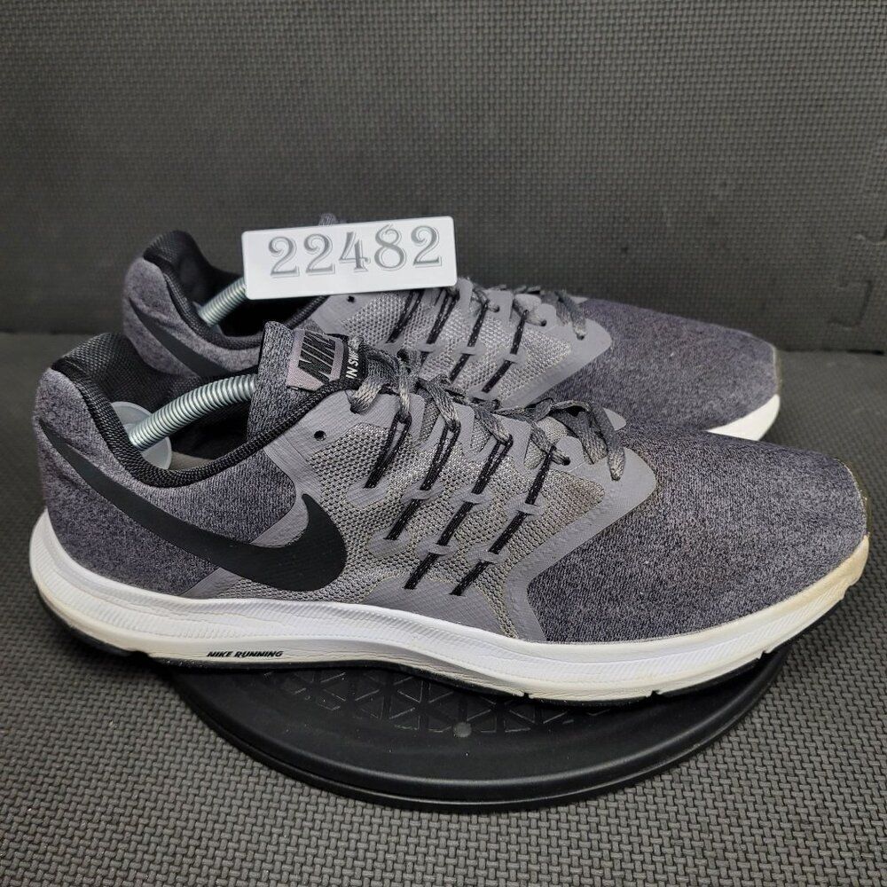 Nike Men's Black and Gray Athletic Shoes